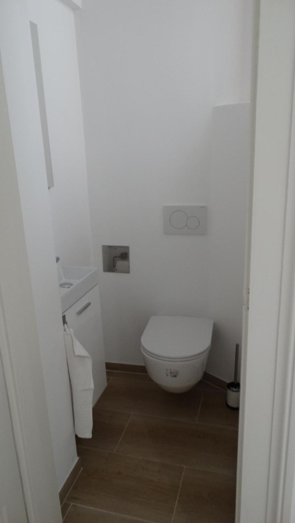 Appartamento Ruhige Art-Garconniere Mit Balkon Vienna Esterno foto